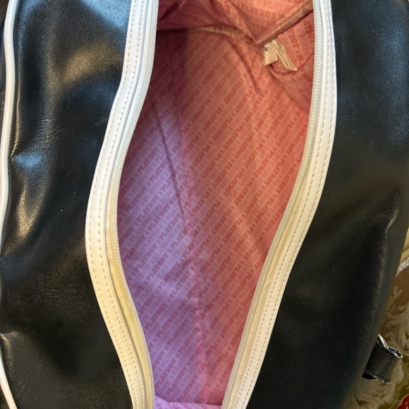 ❌SOLD❌Vintage Y2K RARE Large Playboy Bunny Duffle Bag - Picture 5 of 5